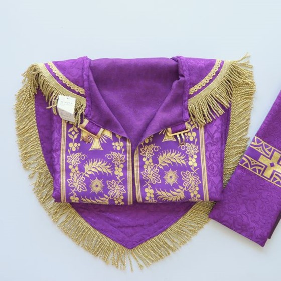 Kapa haftowana (K-823) /fioletowa - adamaszek