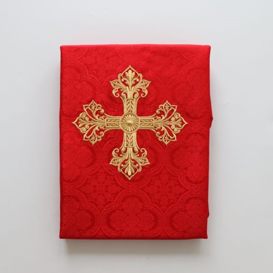 Ornat haftowany (H-403/02) Krzyż