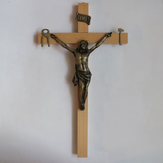 Krzyż wiszący - 42cm /drewniany (L-SLT J)