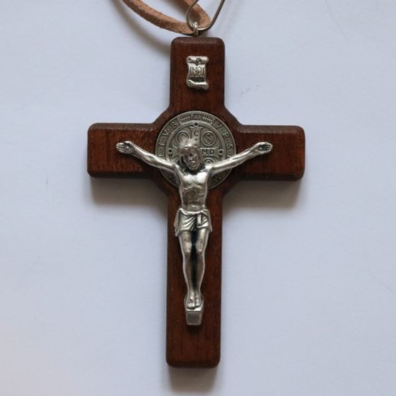 Krzyż św. Benedykta 7cm z medalikiem/ SJN - C