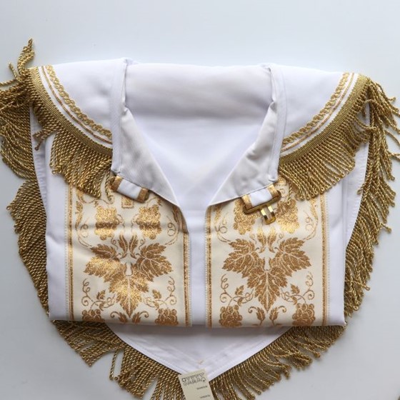 Kapa haftowana (K-807) /biała - zwykła