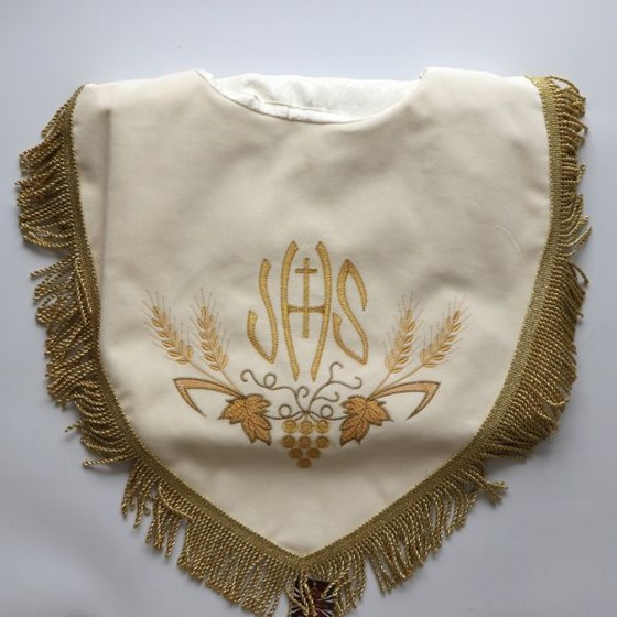 Kapa haftowana (K-804) /ecru - adamaszek