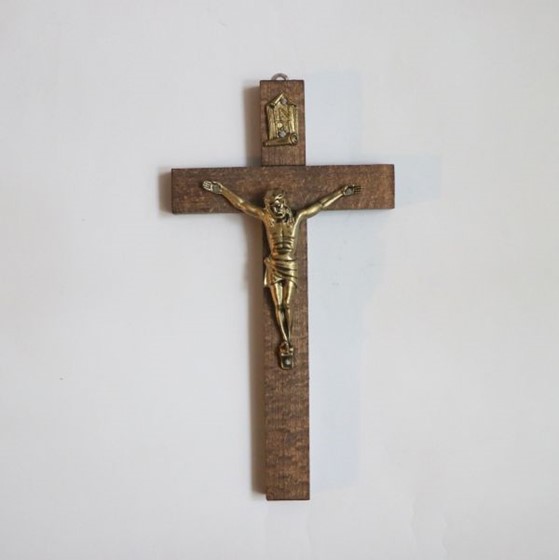 Krzyż wiszący - 20,5cm /drewniany (J-C)