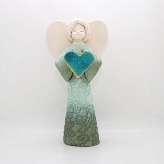 Anioł Chłopiec z sercem - 20,5cm (KW) /zielony
