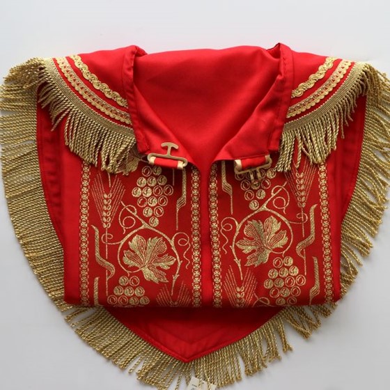 Kapa haftowana (K-801) /czerwona - zwykła