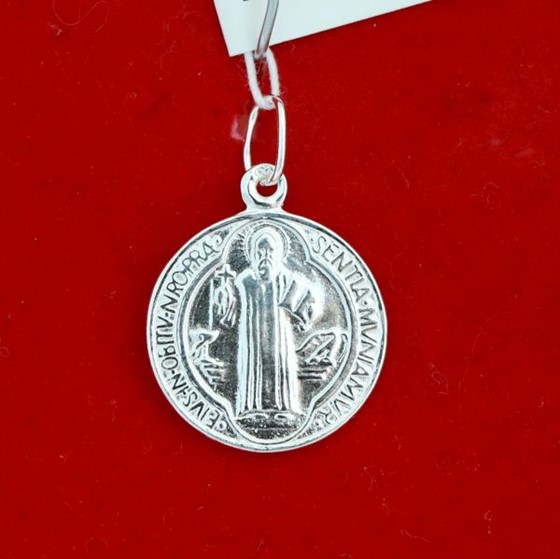 Medalik srebrny - Święty Benedykt (230)