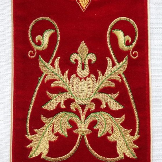 Ornat haftowany (K) Ornament - adamaszek