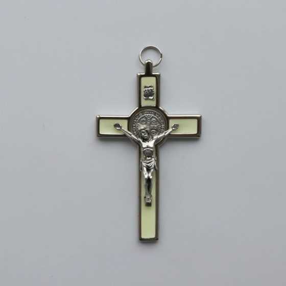 Krzyż wiszący - 13cm /ecru (J-Św. Benedykt)