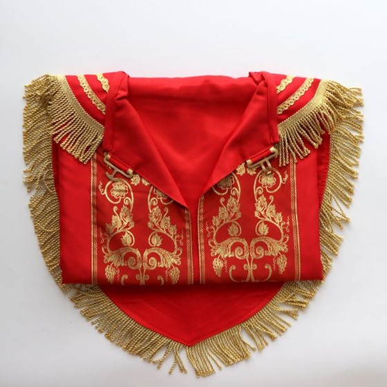 Kapa haftowana (K-801) /czerwona - zwykła