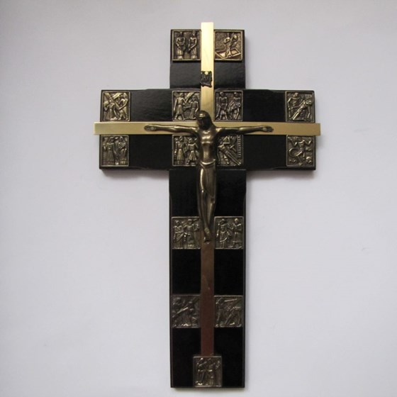 Krzyż wiszący - 30x18cm /drewniany (ARK-DK ciemny)