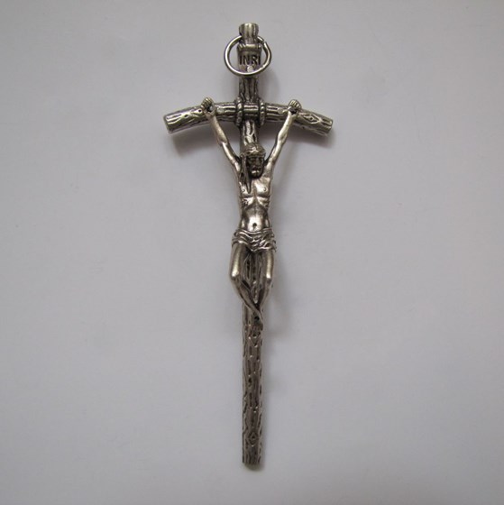 Krzyż wiszący - 15cm /srebrny (IT-papieski d.)