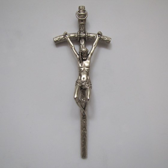 Krzyż wiszący - 11cm /srebrny (IT-papieski m.)