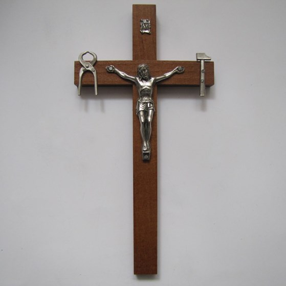 Krzyż wiszący - 20cm /drewniany (L-SLT C)