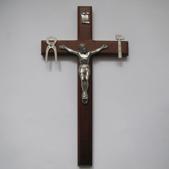 Krzyż wiszący - 26cm /drewniany (L-SLT-C)