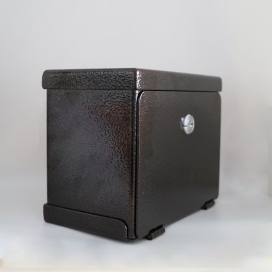 Skarbonka metalowa na ścianę /ALL