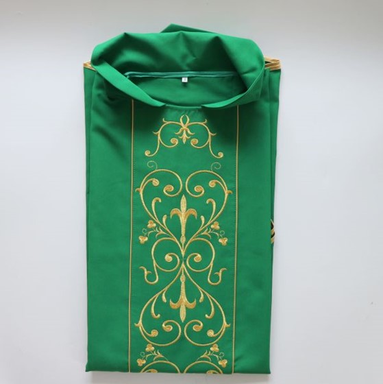 Ornat haftowany (S-625) /zielony