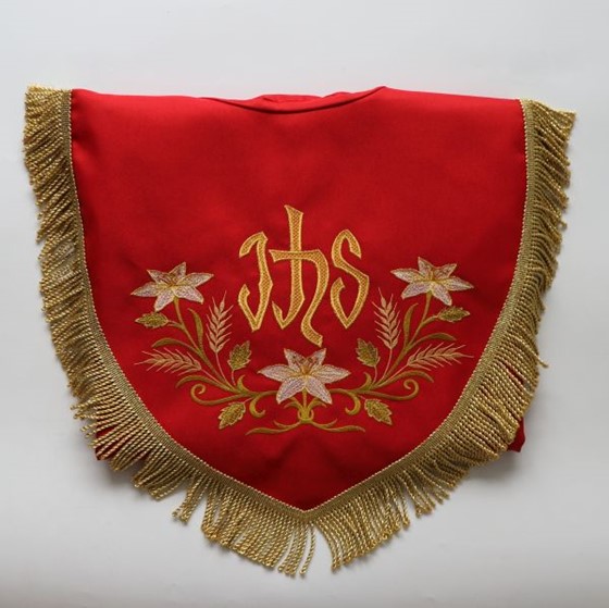 Kapa haftowana (K-825) /czerwona - zwykła