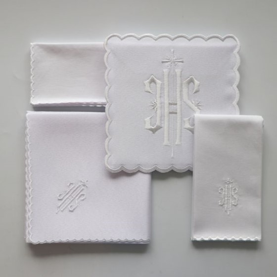 Bielizna haftowana (H-029) biała