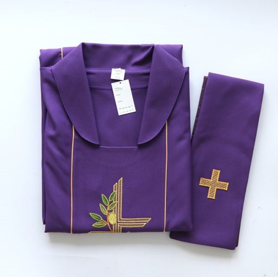 Ornat haftowany (K-696) fioletowy - zwykły