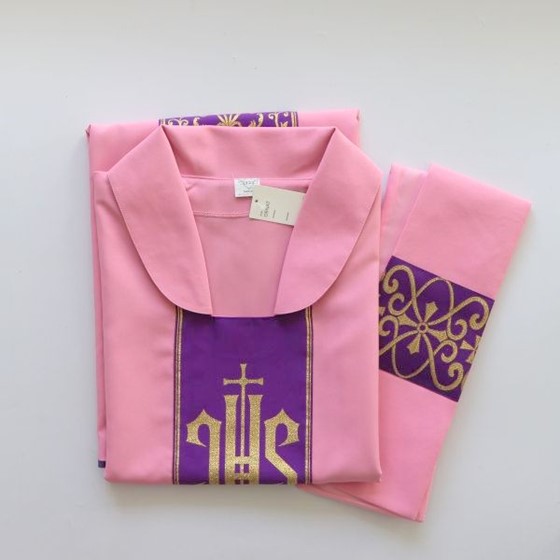 Ornat haftowany (K-665) różowy - zwykły