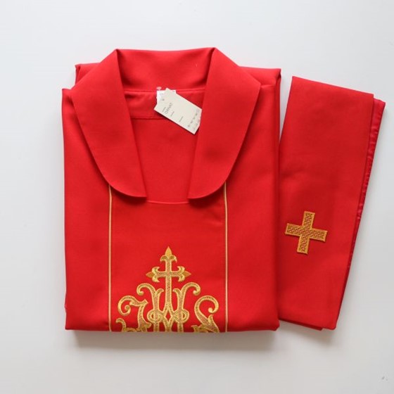 Ornat haftowany (K) czerwony - zwykły