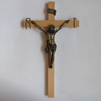 Krzyż wiszący - 42cm /drewniany (L-SLT J)